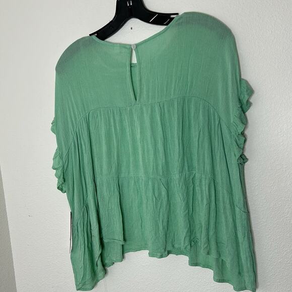 Derek heart Solid Tiered Ruffled-Cuff Top Size Large Green NWT - Picture 5 of 6